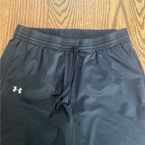 Medium under armour pants - Picture 2 of 4